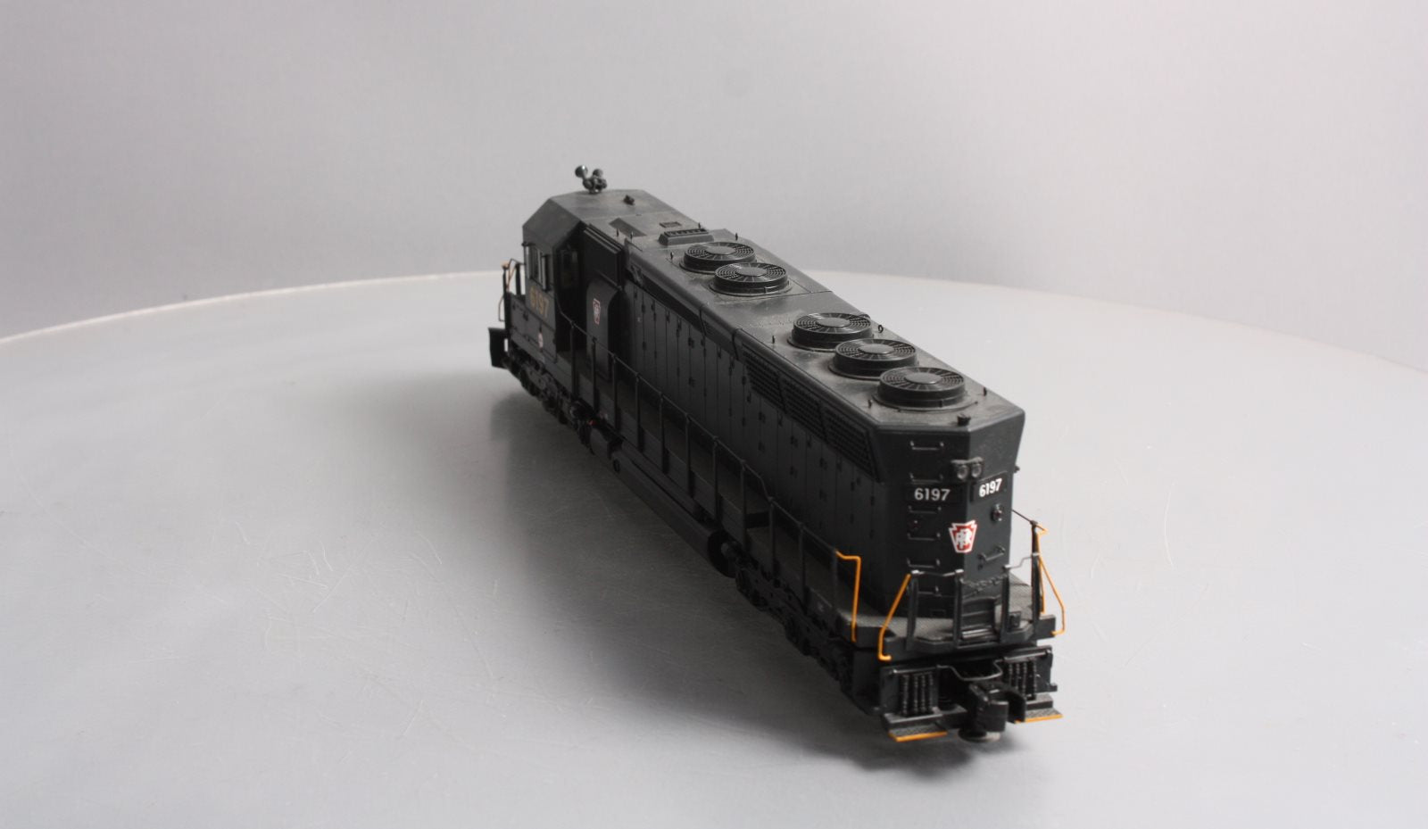 MTH 20-20100-3 PRR SD45 Low Hood Diesel Non-Powered Diesel Engine #6197