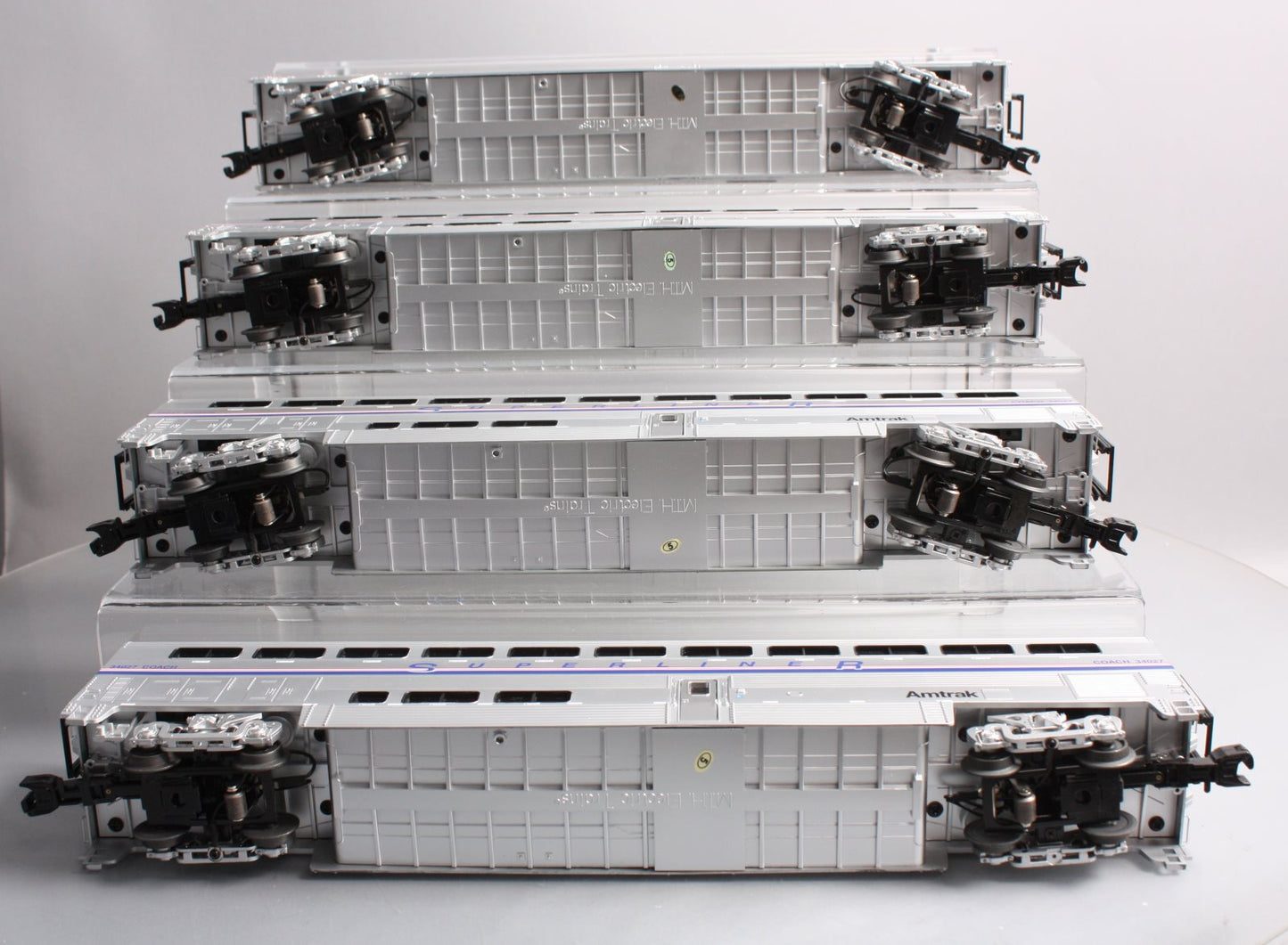 MTH 20-61042 O Amtrak Premier Phase IV SuperLiner Passenger Car Set (Set of 4)