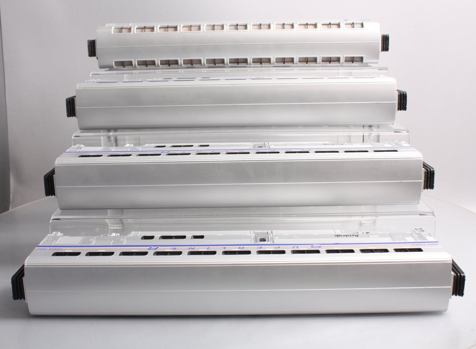 MTH 20-61042 O Amtrak Premier Phase IV SuperLiner Passenger Car Set (Set of 4)