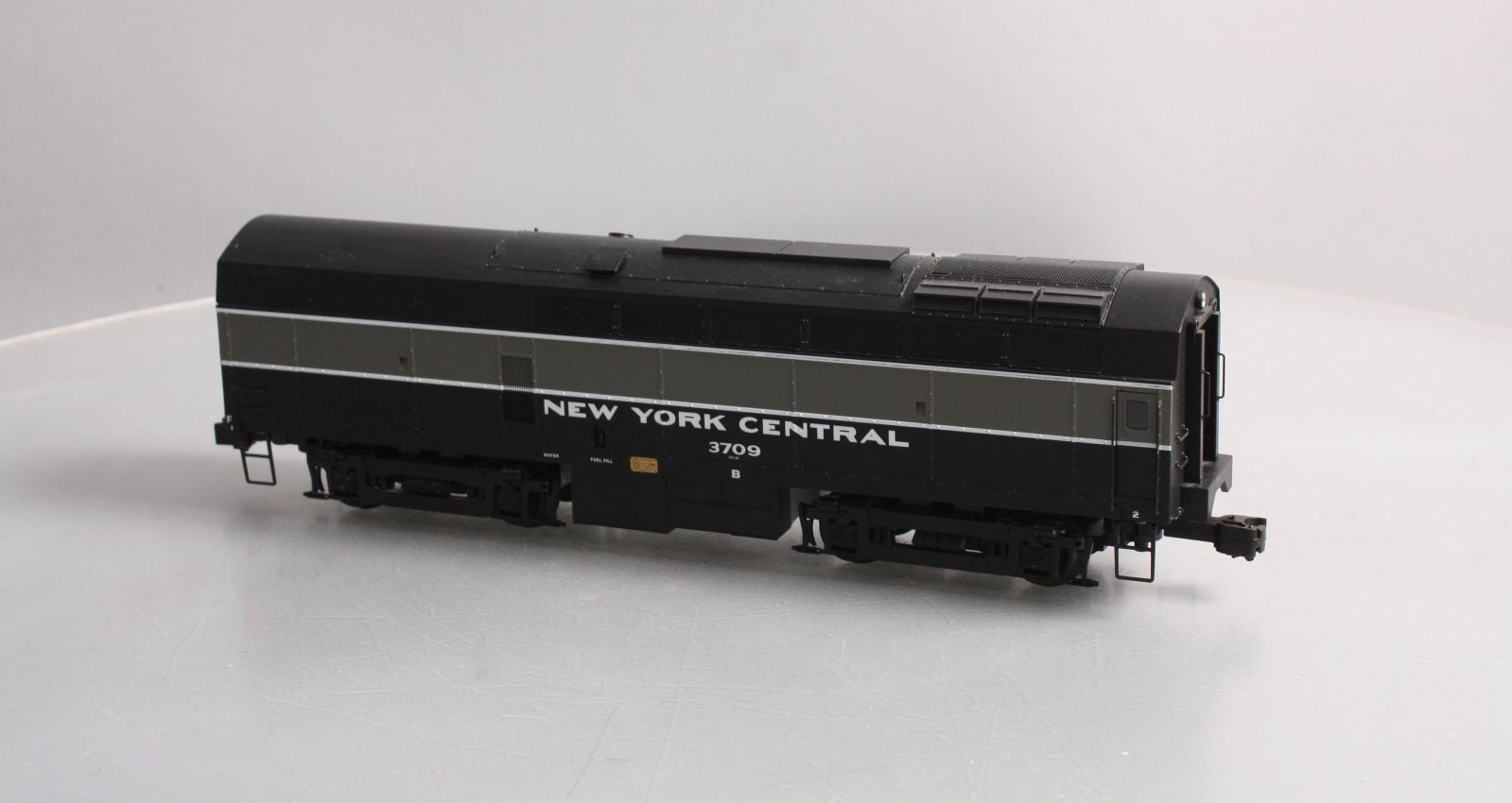 Lionel 6-38572 NYC Non-Powered Scale RF-16 Sharknose Diesel B-Unit #3709
