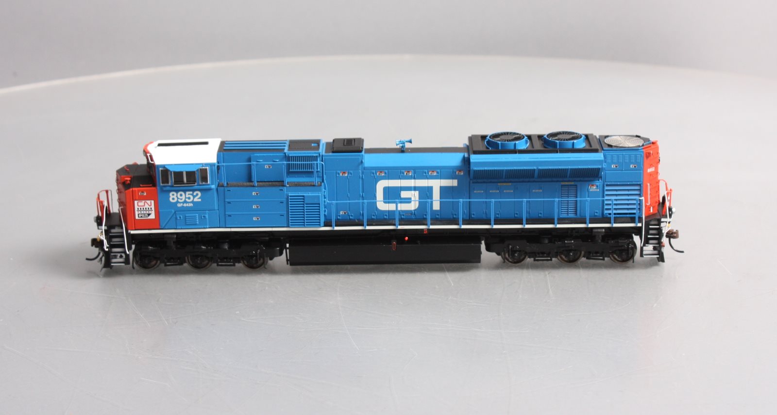 Athearn G70683 HO CN G2 SD70M-2 Diesel Locomotive with DCC and Sound #8952