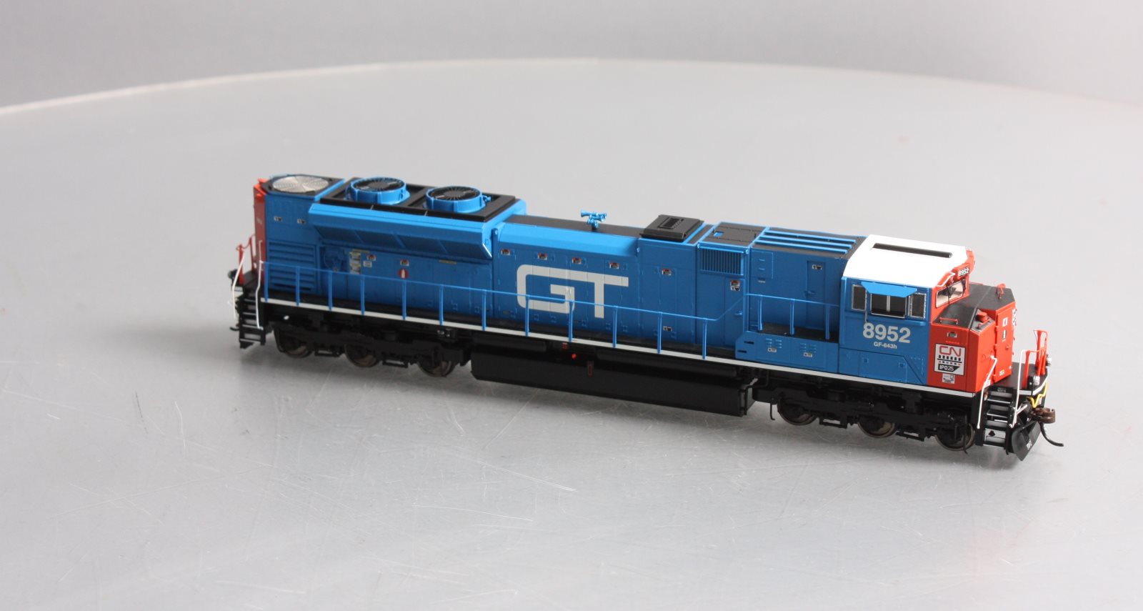 Athearn G70683 HO CN G2 SD70M-2 Diesel Locomotive with DCC and Sound #8952