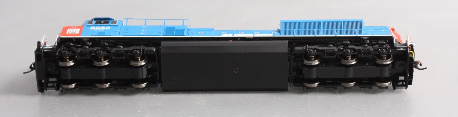 Athearn G70683 HO CN G2 SD70M-2 Diesel Locomotive with DCC and Sound #8952