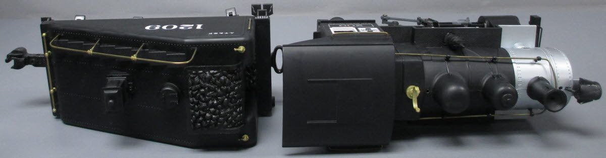 Aristo-Craft 21309 AT&SF 0-4-0 Switcher & Tender with Smoke & Sound