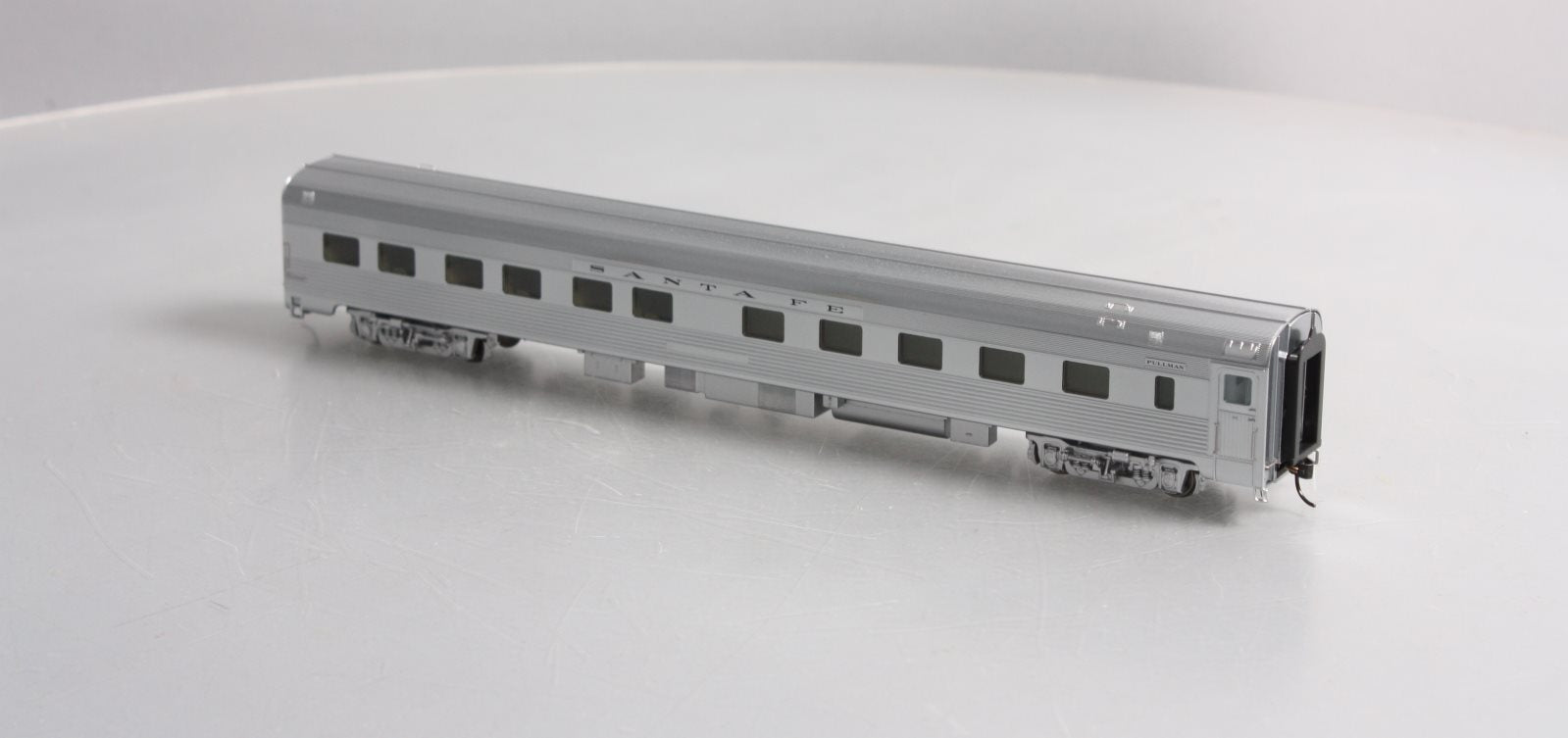 Walthers 920-9002 HO Santa Fe Super Chief 85' Budd Pine Series 10-6 Sleeper Car