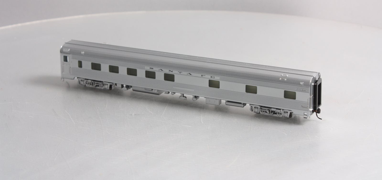 Walthers 920-9002 HO Santa Fe Super Chief 85' Budd Pine Series 10-6 Sleeper Car