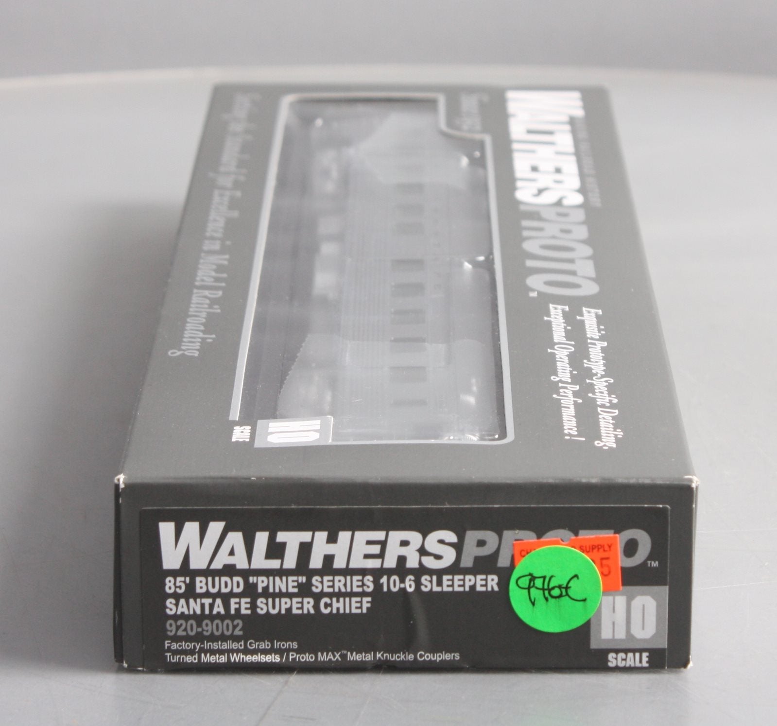 Walthers 920-9002 HO Santa Fe Super Chief 85' Budd Pine Series 10-6 Sleeper Car