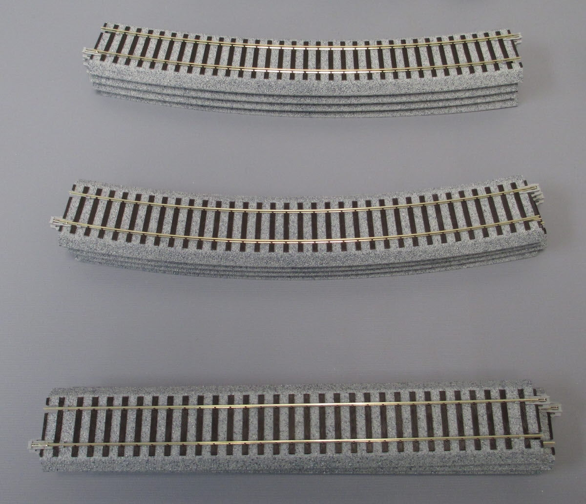 Kato 3-104 HO HM1 Basic Oval Track Set with Power Pack – Trainz