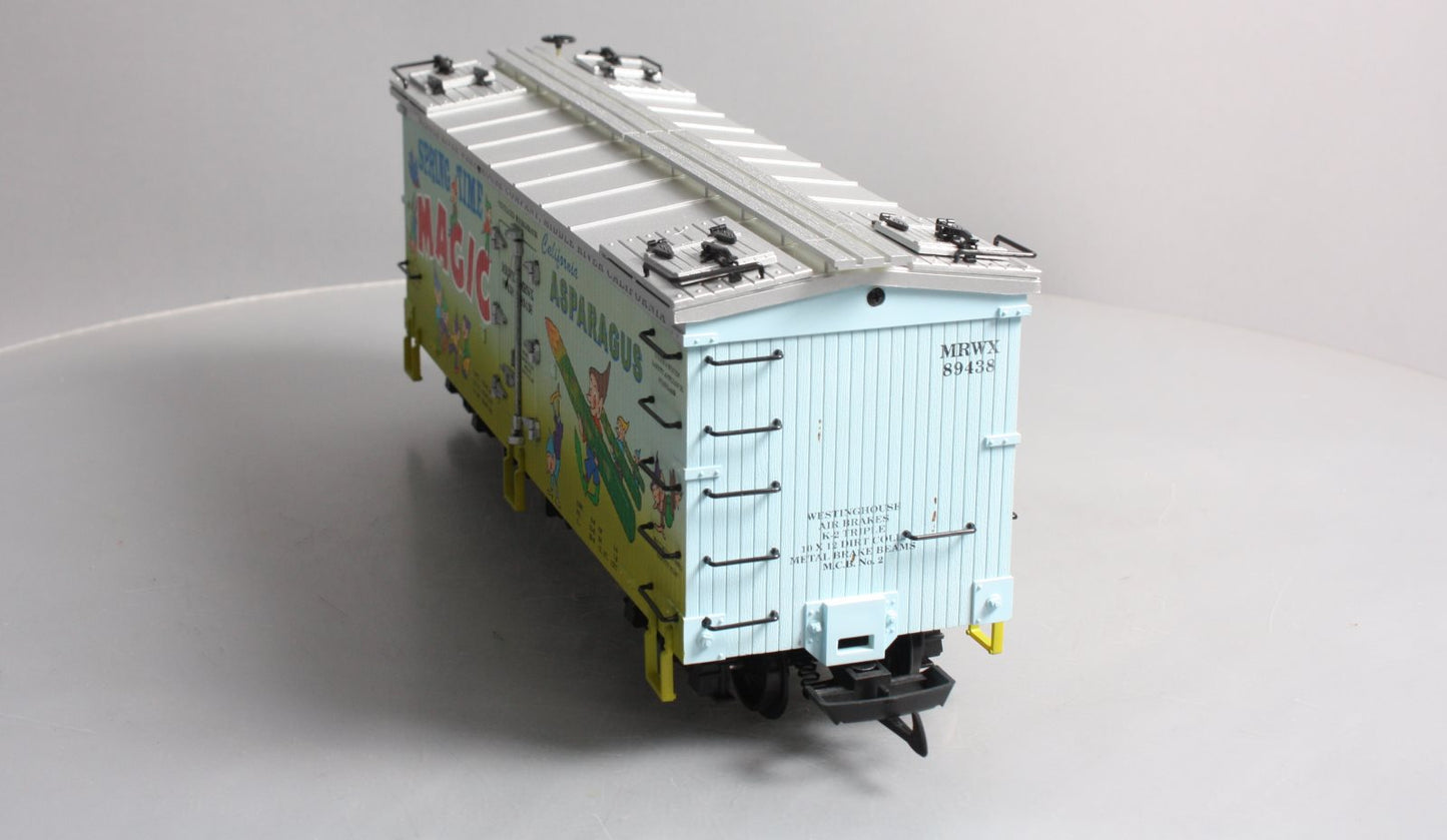USA Trains R16465 G Spring Time Magic Refrigerator Car (Two Tone Blue/Green)