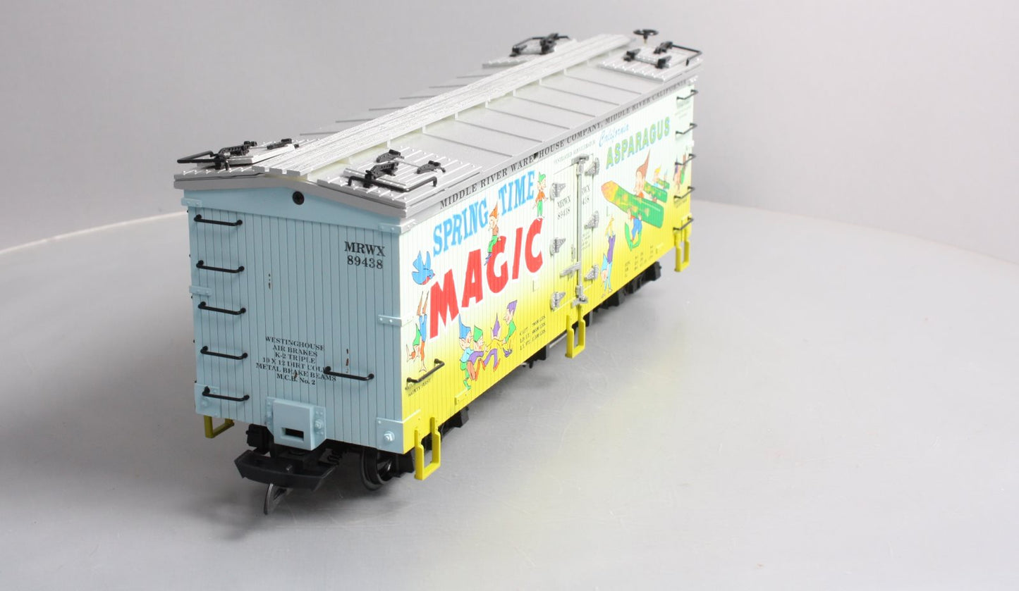 USA Trains R16465 G Spring Time Magic Refrigerator Car (Two Tone Blue/Green)