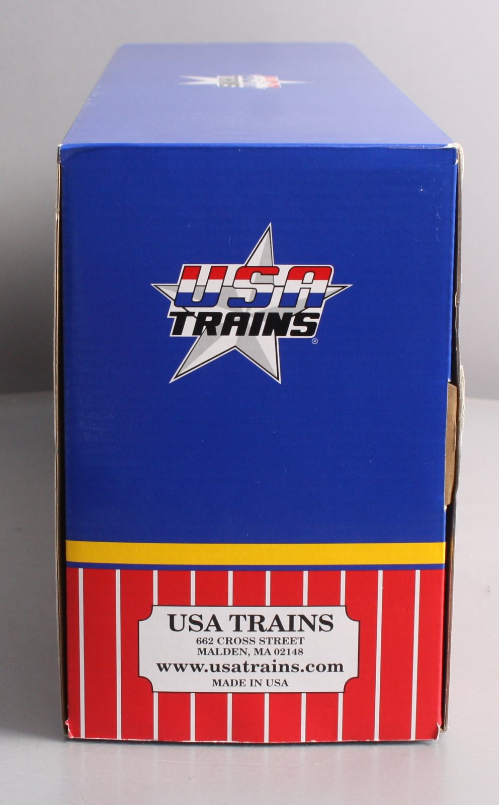 USA Trains R16465 G Spring Time Magic Refrigerator Car (Two Tone Blue/Green)