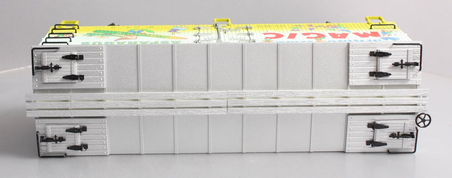 USA Trains R16465 G Spring Time Magic Refrigerator Car (Two Tone Blue/Green)