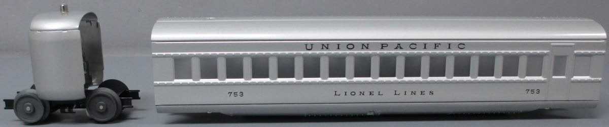 MTH 11-80004 Union Pacific Streamlined Artictulated Coach