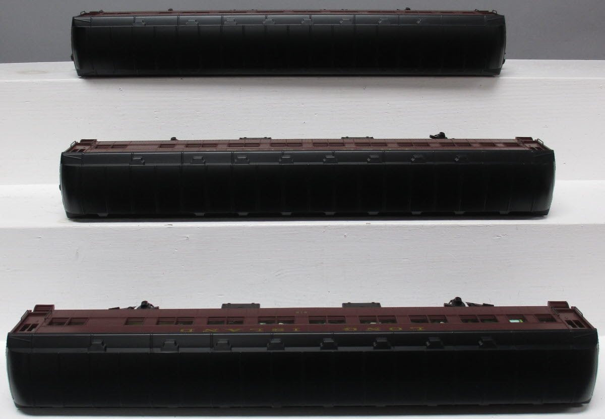 Lionel 6-15564 O Gauge Long Island Heavyweight Passenger Cars (Pack of 3)