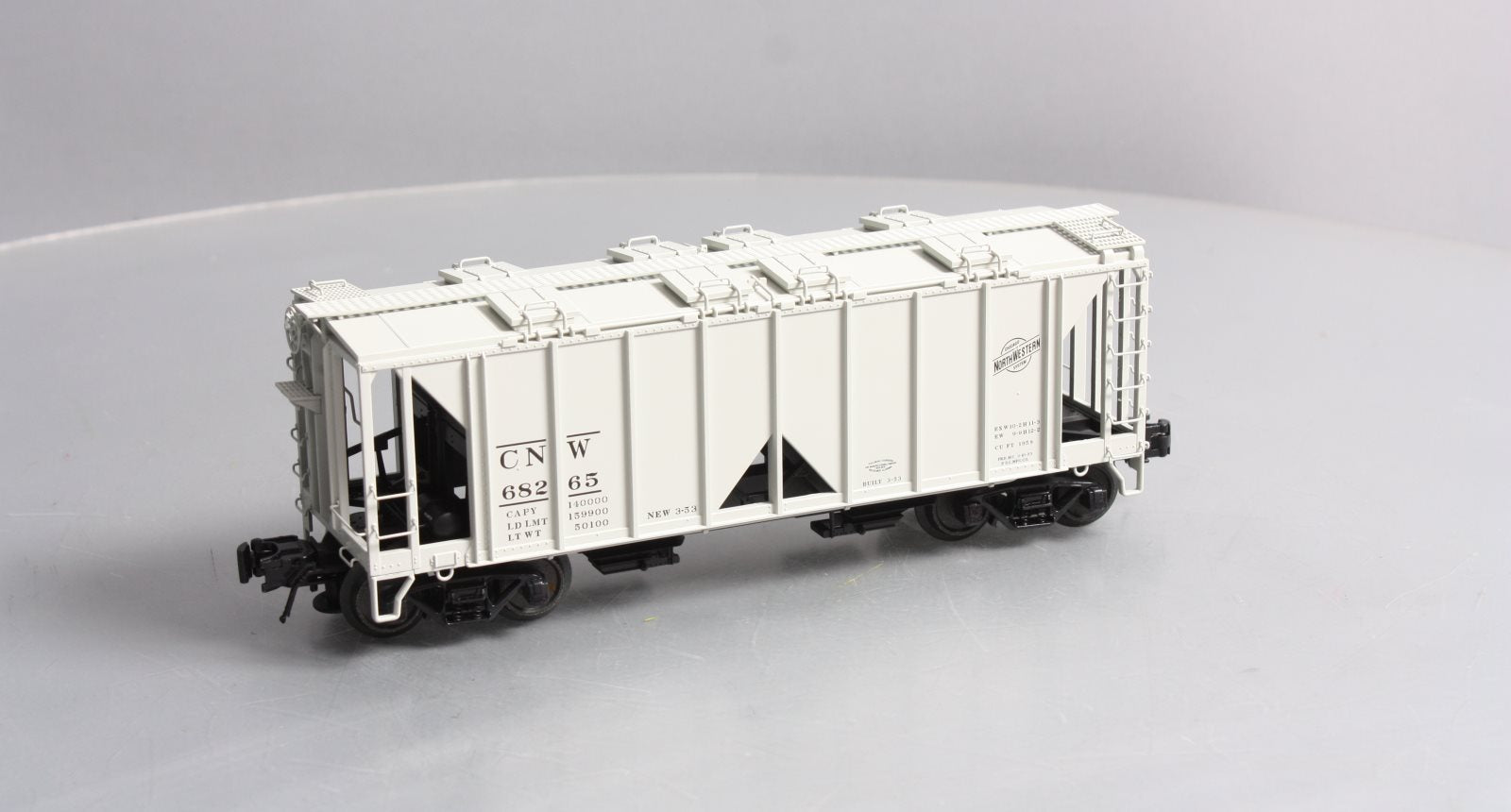 Atlas 8385-1 O Gauge Chicago & North Western Covered Hopper Car #68265 (3 Rail)