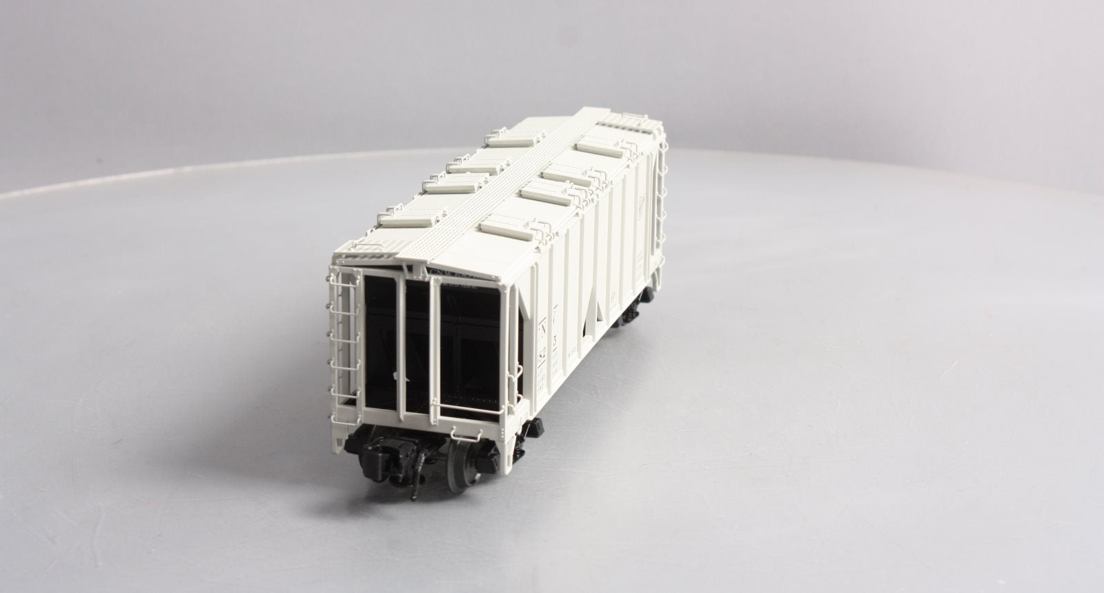 Atlas 8385-1 O Gauge Chicago & North Western Covered Hopper Car #68265 (3 Rail)