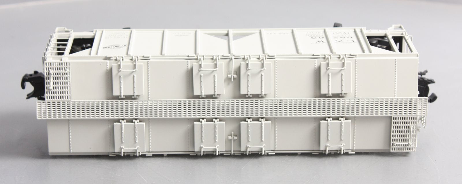 Atlas 8385-1 O Gauge Chicago & North Western Covered Hopper Car #68265 (3 Rail)
