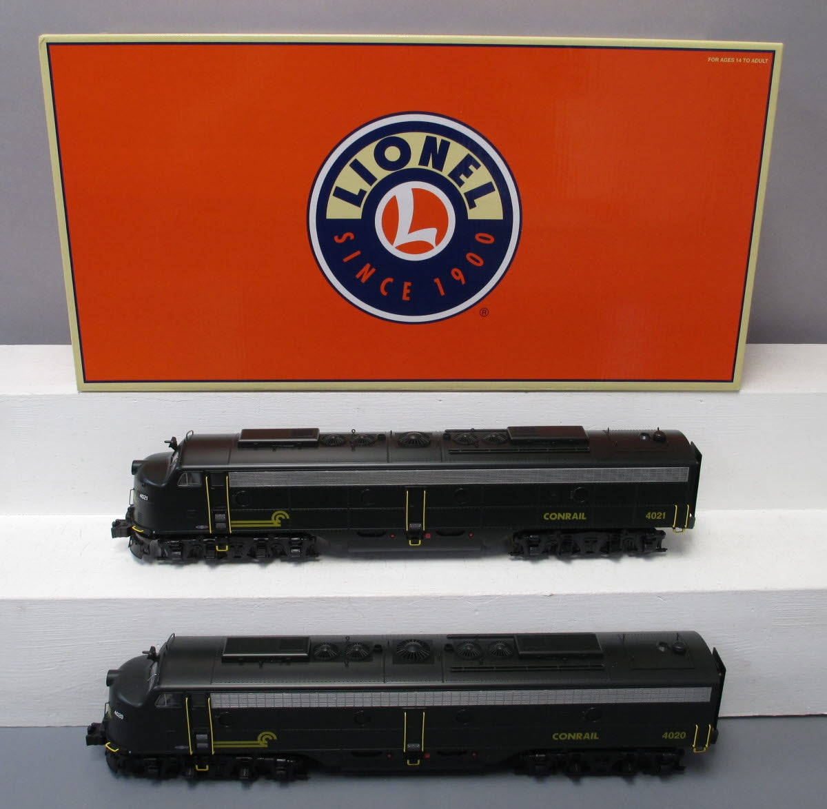 Lionel 6-84081 Conrail EMD E8 AA Diesel Locomotive #4020/#4021