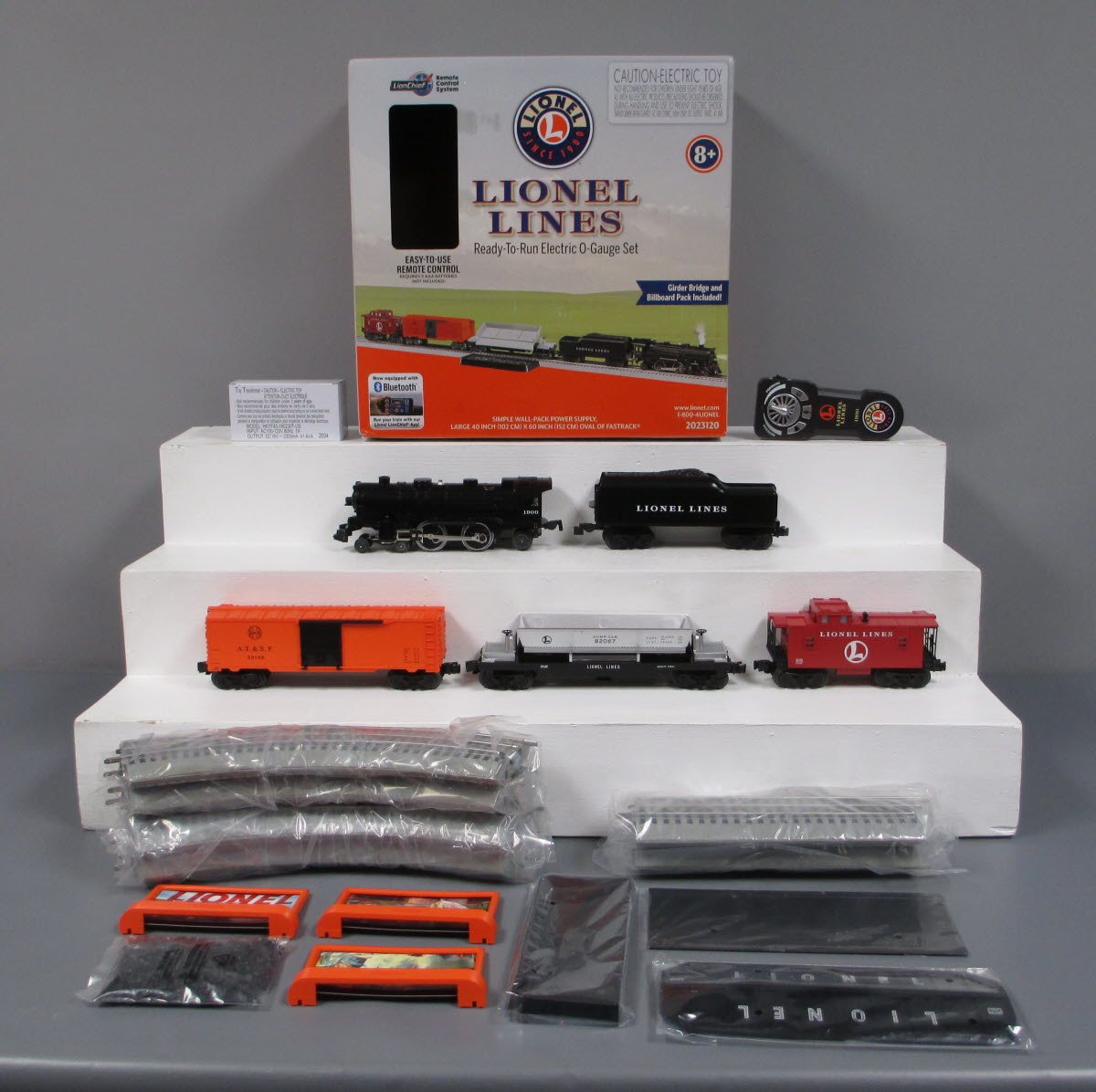 Lionel 2023120 Lionel Lines LionChief O Gauge Steam Freight Set with Bluetooth