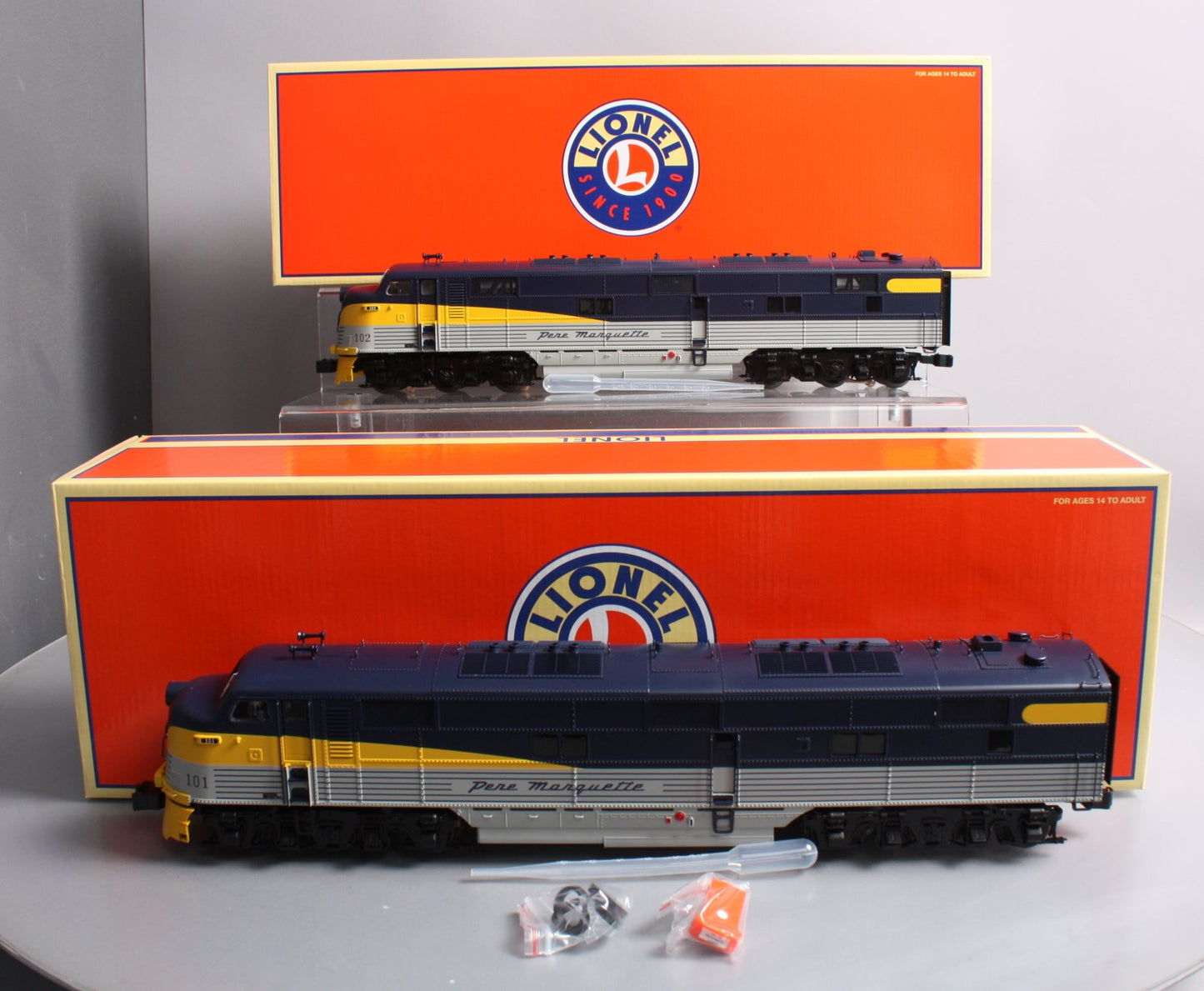 Lionel 6-82833 Pere Marquette AA E7 Diesel Locomotive Set #101 & 102