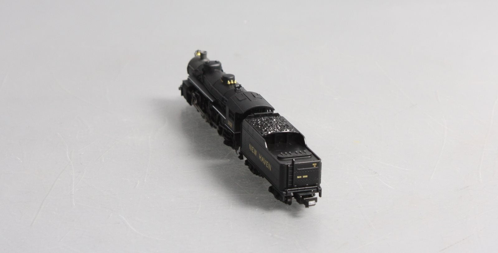 Model Power 87413 New Haven Locomotive #1002