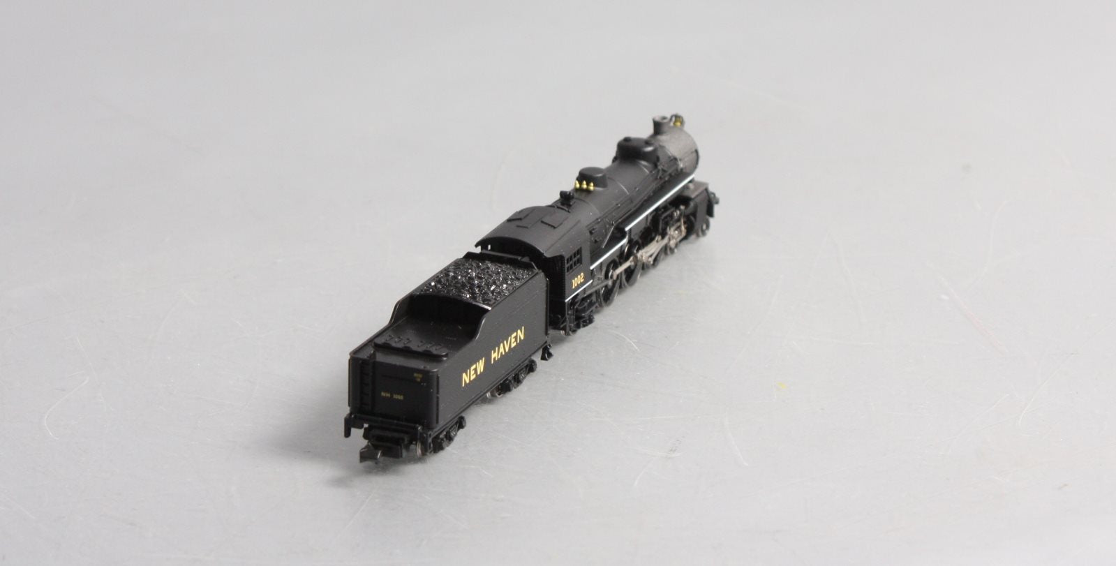 Model Power 87413 New Haven Locomotive #1002