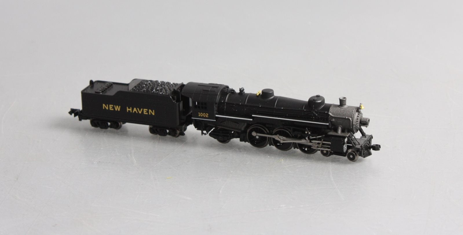 Model Power 87413 New Haven Locomotive #1002