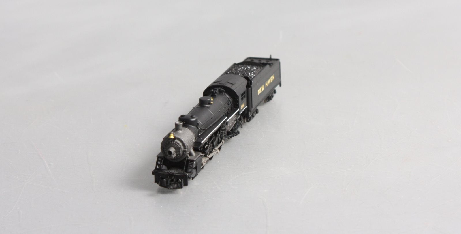 Model Power 87413 New Haven Locomotive #1002