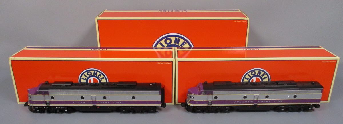 Lionel 6-84075 Atlantic Coastline AA E8 Diesel Locomotive Set #544/545