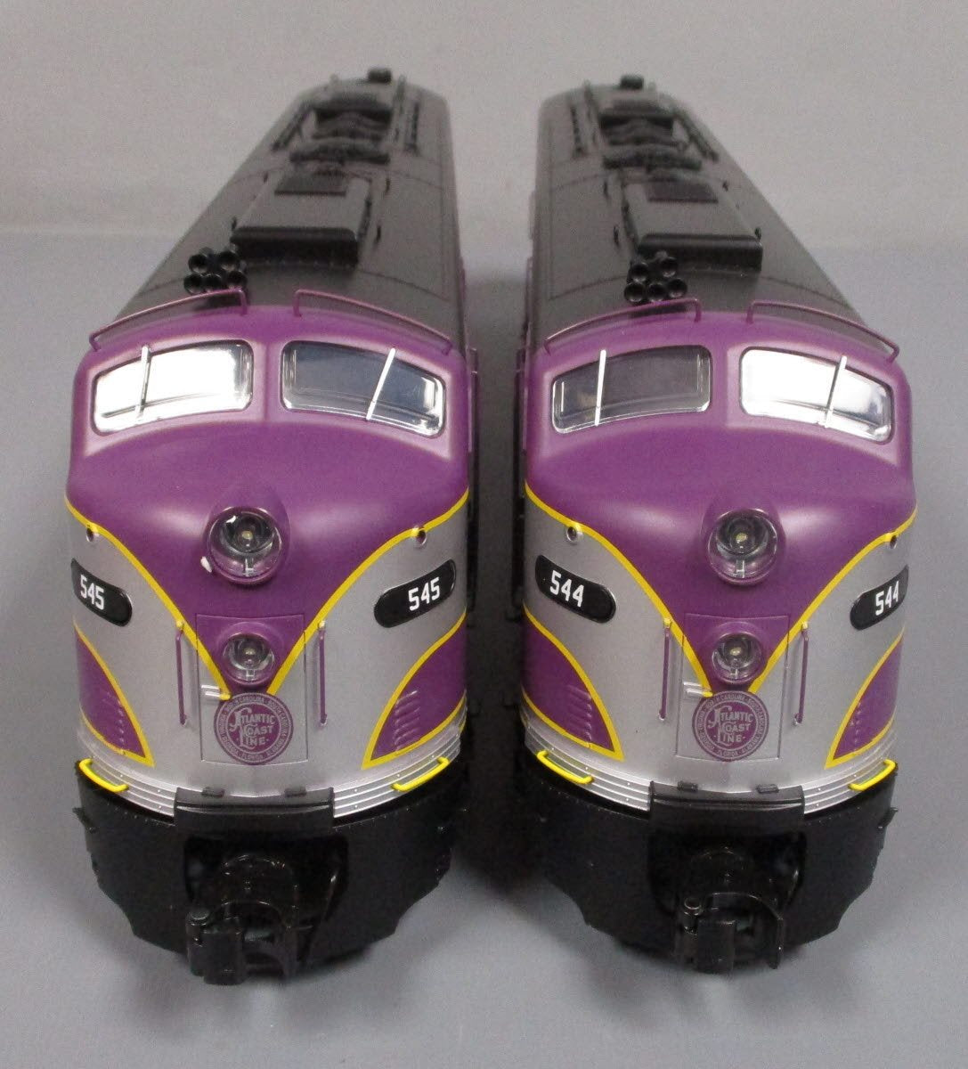 Lionel 6-84075 Atlantic Coastline AA E8 Diesel Locomotive Set #544/545