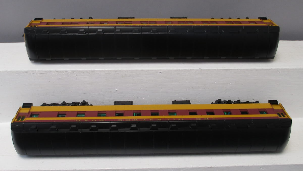 Lionel 6-85357 O Gauge Milwaukee Columbian 18'' Heavyweight 2-Car Passenger Set