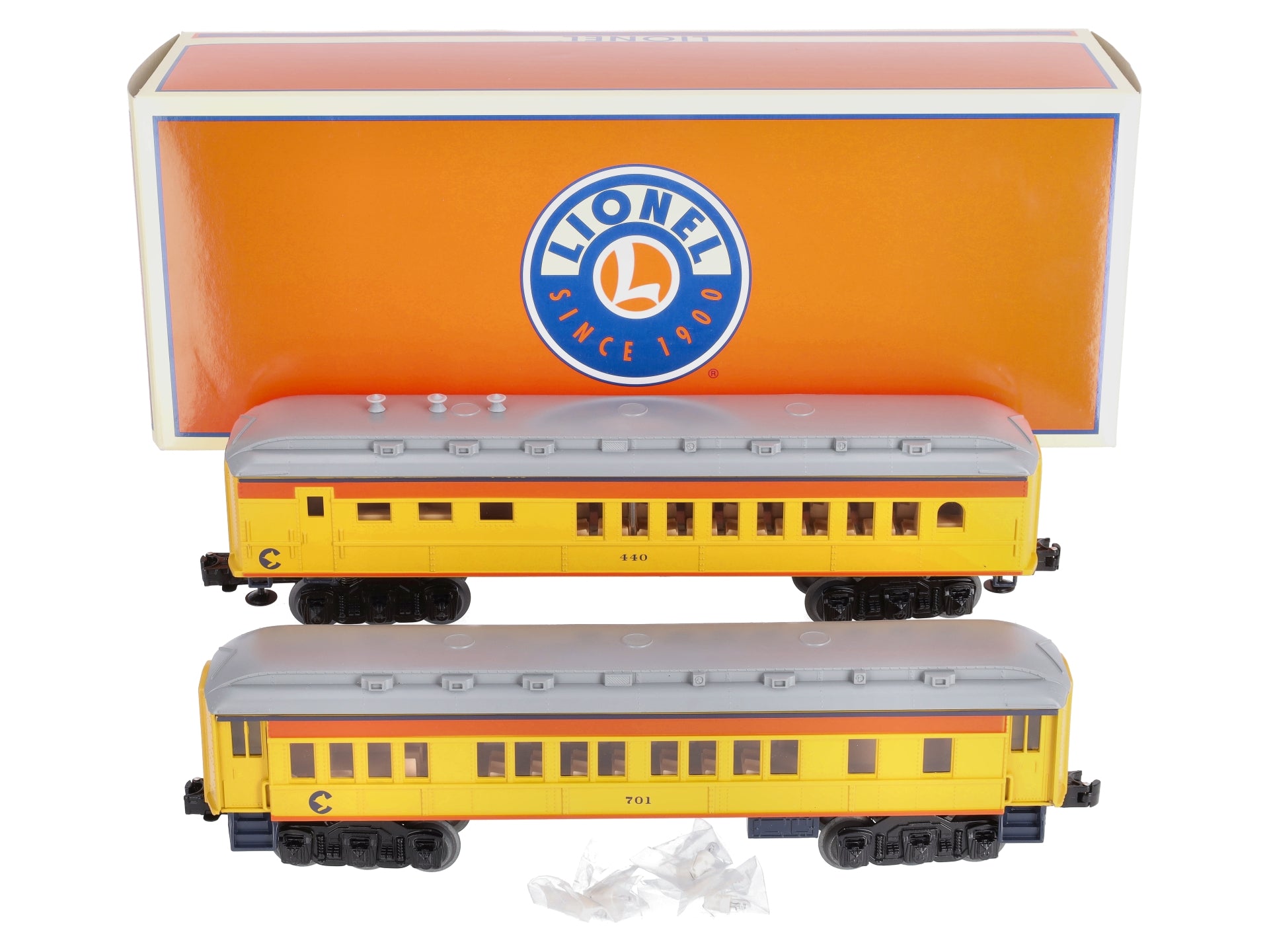 Lionel 6-81768 Chessie Madison Coach & Diner Car 2-Pack