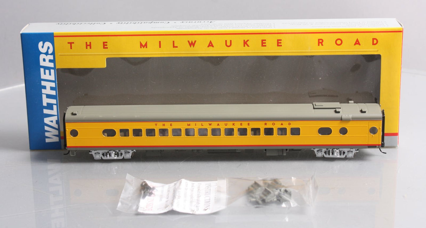 Walthers 932-9251 HO Milwaukee Hiawatha 30-Seat Parlor Car