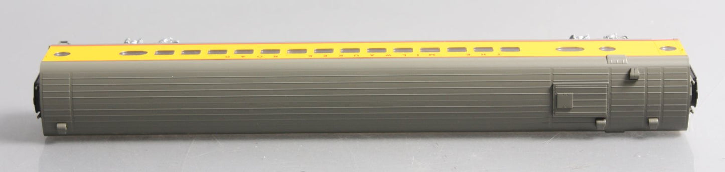 Walthers 932-9251 HO Milwaukee Hiawatha 30-Seat Parlor Car