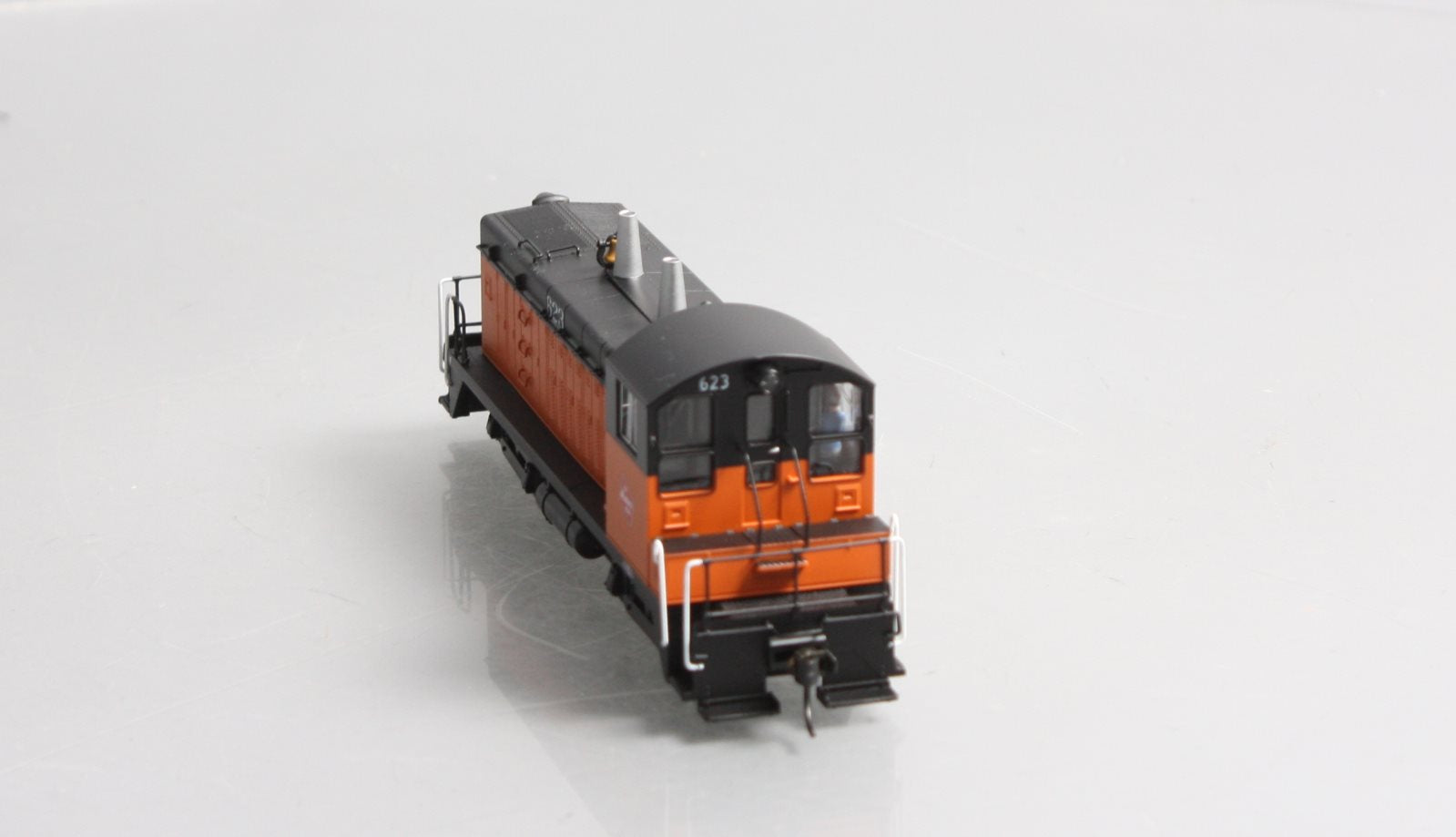 Broadway Limited 2648 HO Milwaukee Road EMD SW7 Paragon2™ #623 w