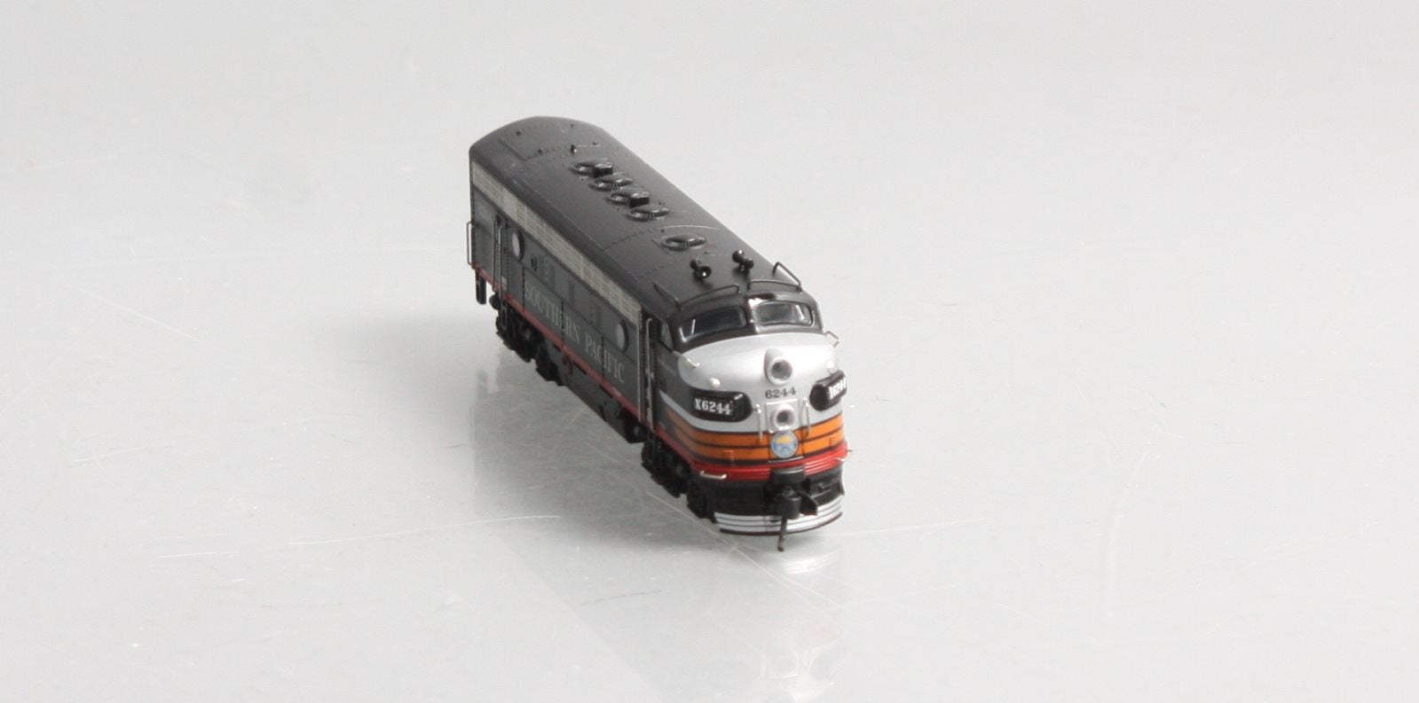 Broadway Limited 6882 N Scale SP EMD F7A Diesel Locomotive #6244 w/Paragon4