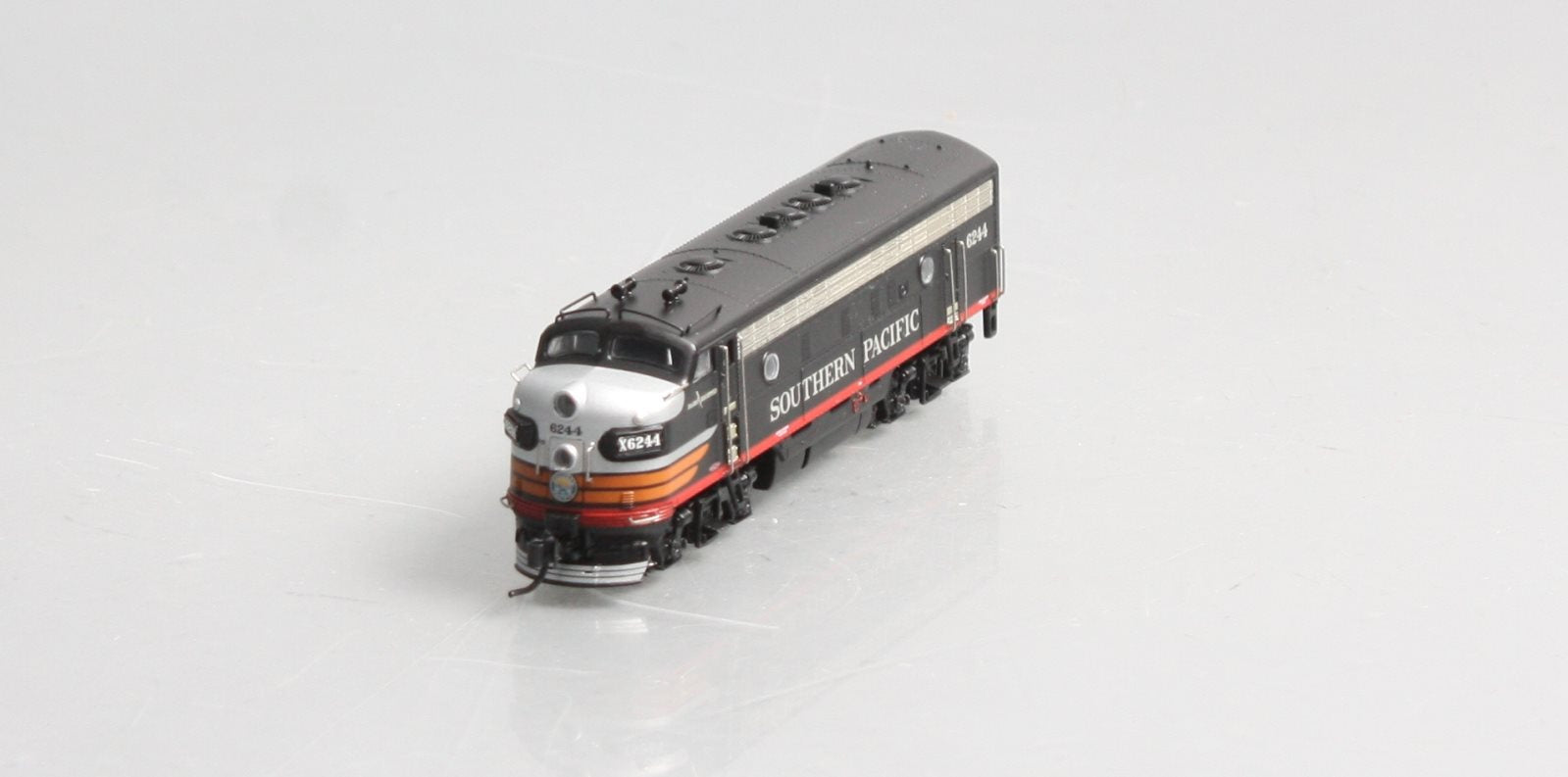 Broadway Limited 6882 N Scale SP EMD F7A Diesel Locomotive #6244 w/Paragon4