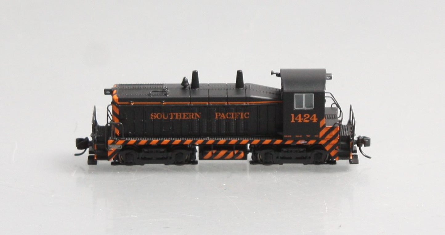 Broadway Limited 3869 N SP EMD NW2 Diesel Switcher #1424 with Sound/DCC