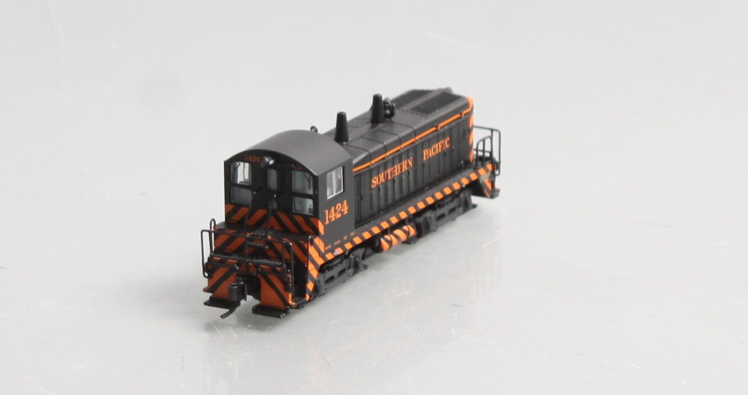 Broadway Limited 3869 N SP EMD NW2 Diesel Switcher #1424 with Sound/DCC