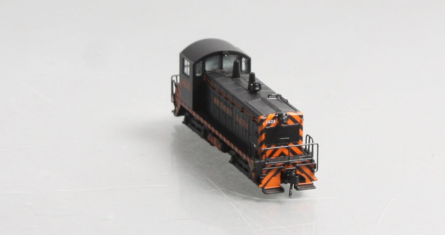 Broadway Limited 3869 N SP EMD NW2 Diesel Switcher #1424 with Sound/DCC