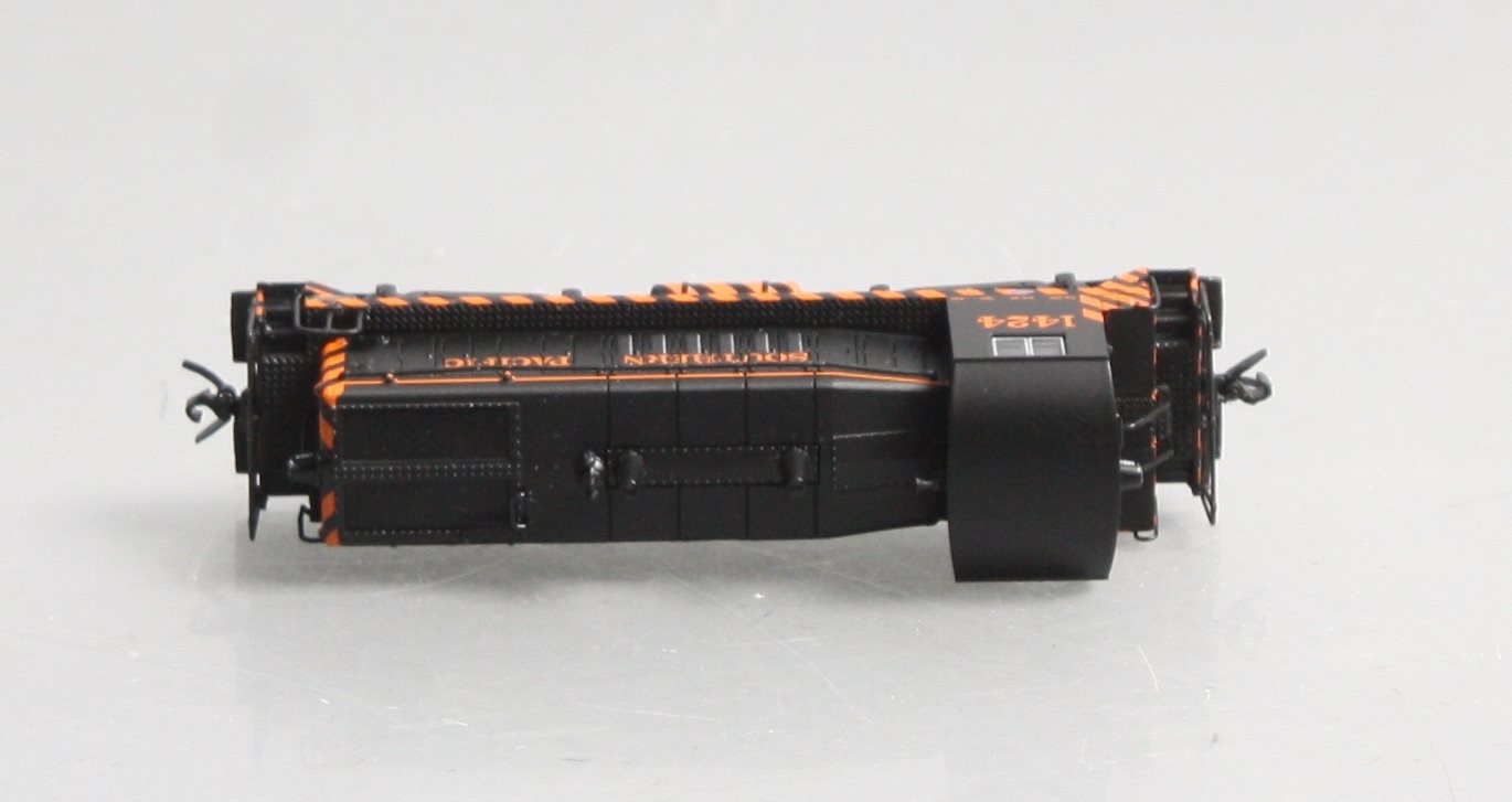 Broadway Limited 3869 N SP EMD NW2 Diesel Switcher #1424 with Sound/DCC