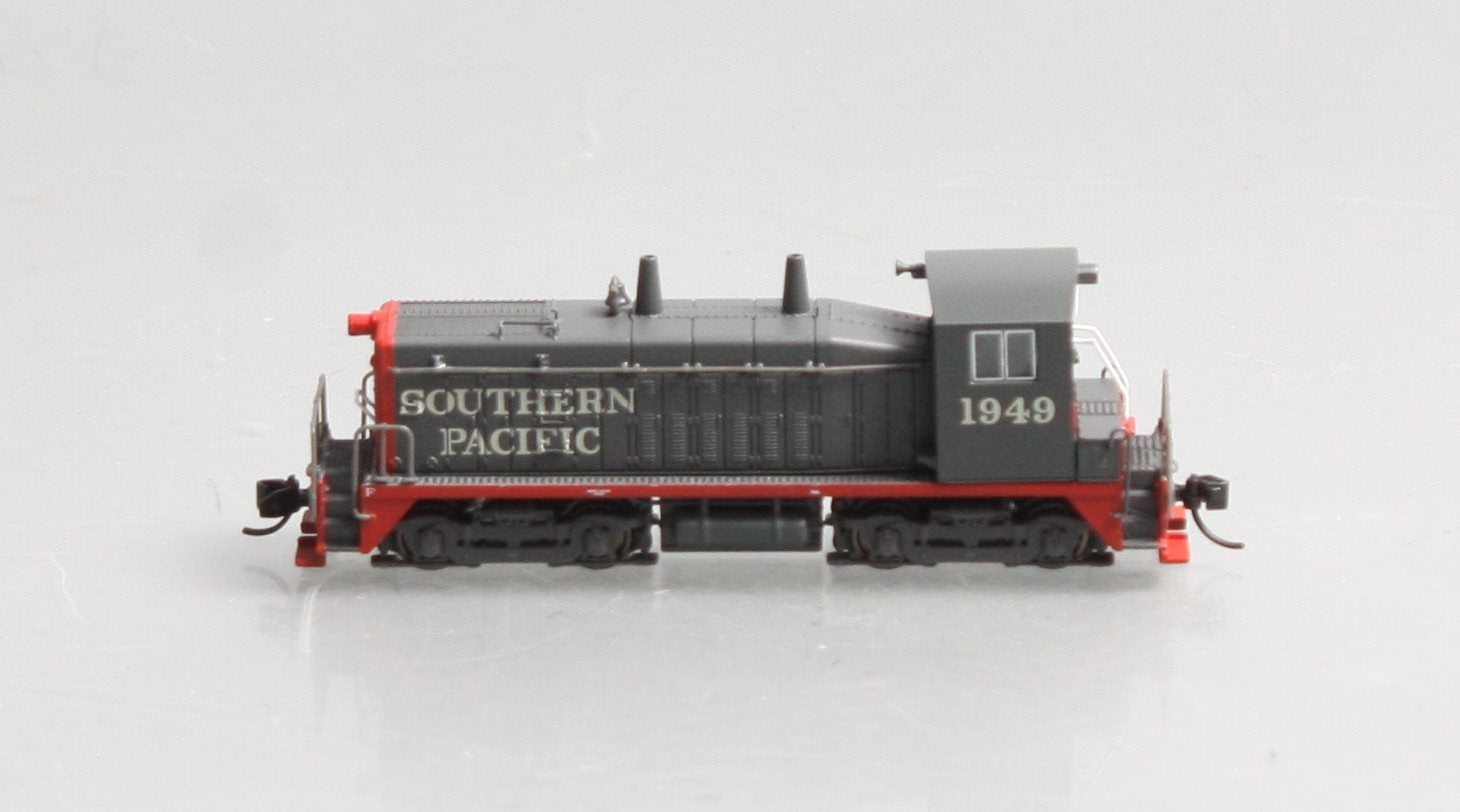 Broadway Limited 3923 N SP EMD NW2 Diesel Locomotive Sound/DC/DCC #1949