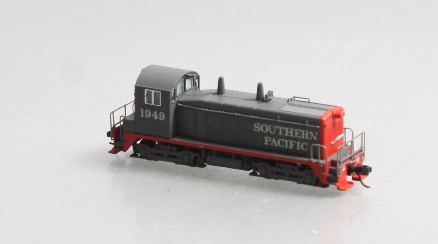 Broadway Limited 3923 N SP EMD NW2 Diesel Locomotive Sound/DC/DCC #1949