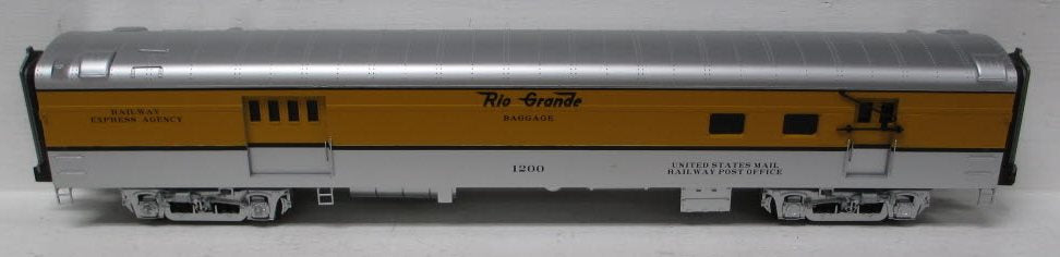 MTH 20-68210 O Gauge D&RGW 70' Passenger Car #1200