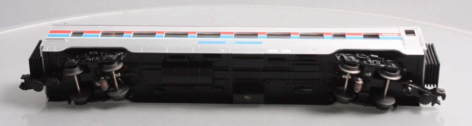MTH 30-67998 O Amtrak (Phase 2) 60' Streamlined Coach Car #4411