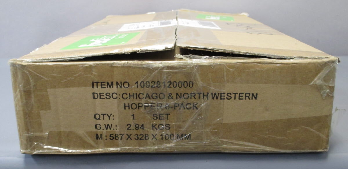 Lionel 1928120 O Chicago and North Western Hopper Cars (Pack of 6)
