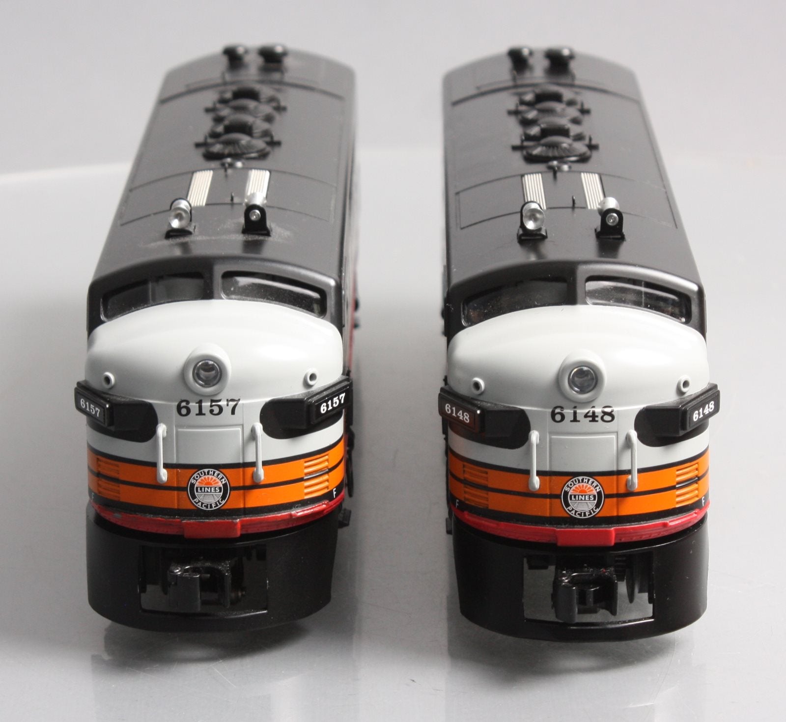 Lionel 2034130 O SP F3 AA Lionchief Plus 2.0 Diesel Locomotive #6148/#6157