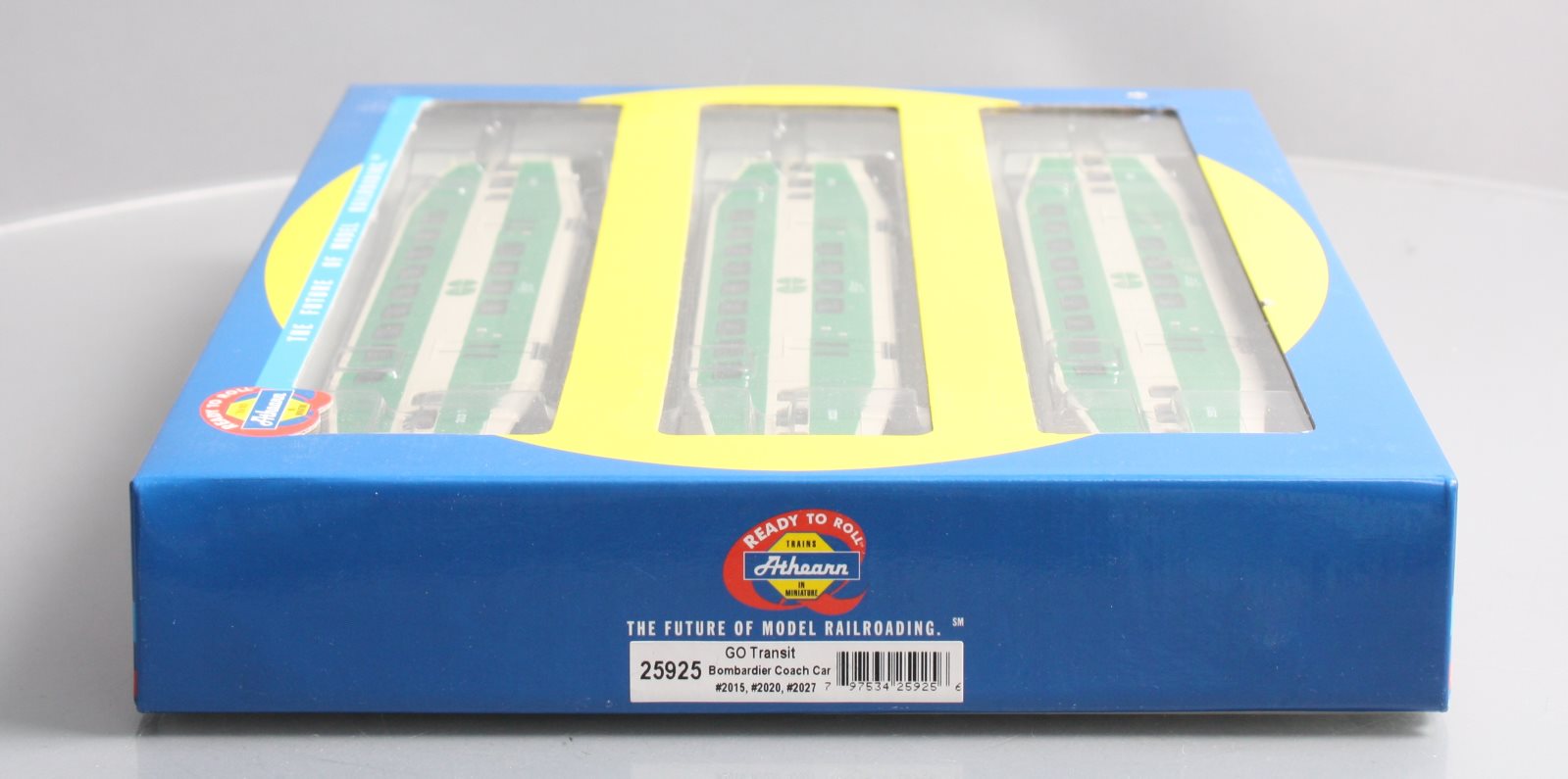 Athearn 25925 HO GO Transit Bombardier Coach (3)