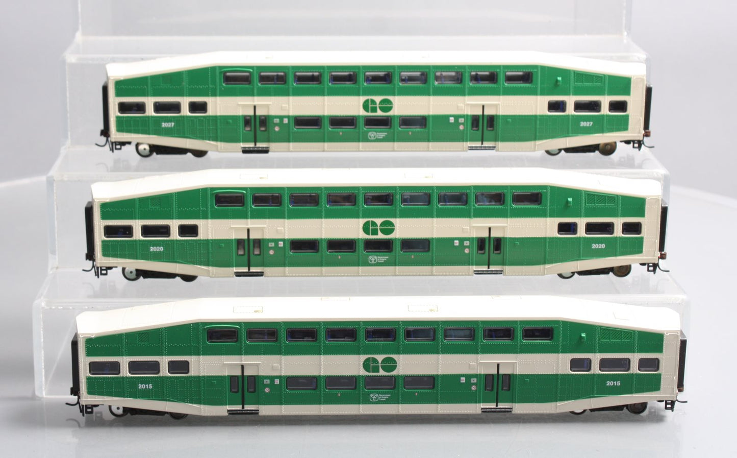 Athearn 25925 HO GO Transit Bombardier Coach (3)