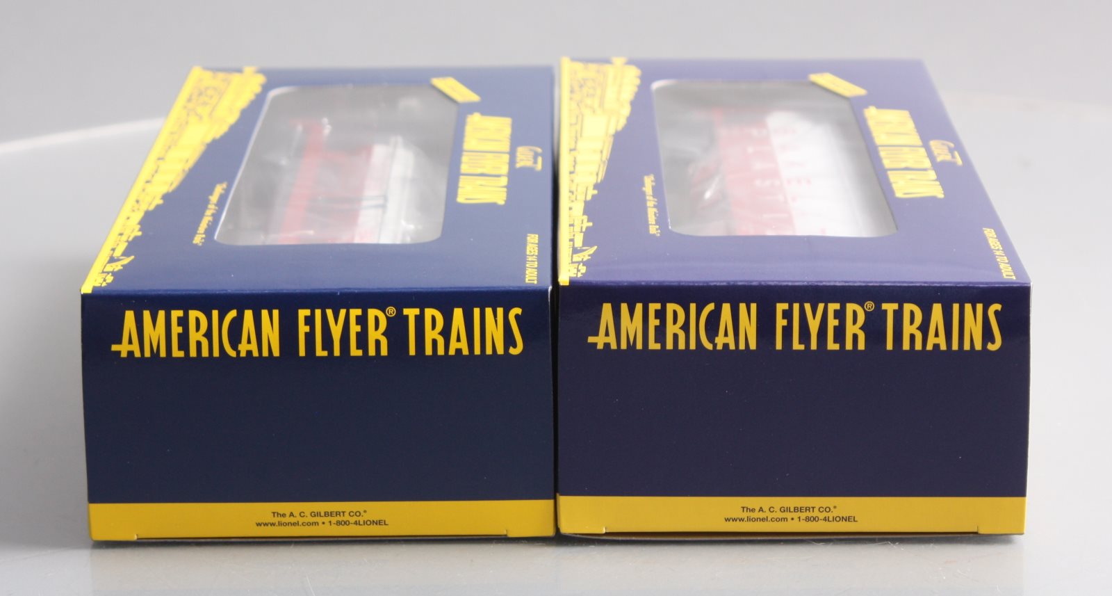 American Flyer 6-49625 S Gauge Bakelight 3 Dome Tank and Covered Hopper